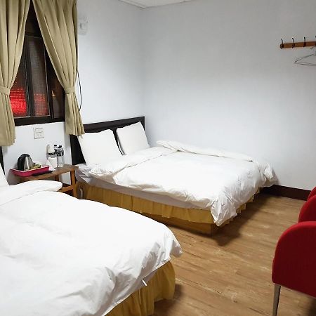 Hualing 拉拉山周家渡假旅館 מראה חיצוני תמונה