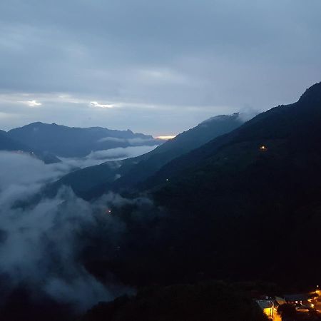 Hualing 拉拉山周家渡假旅館 מראה חיצוני תמונה